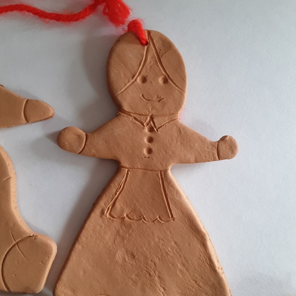 Handmade very vintage clay ornaments - Picture 6 of 7